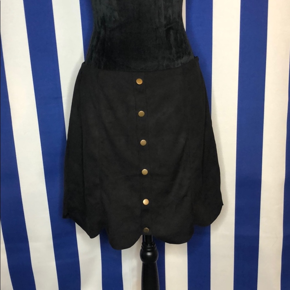 Lauren Conrad Black velvet scalloped trim skirt